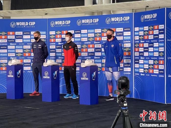 我國速滑在國際大賽上取得的第一個(gè)男子1000米金牌?！『邶埥◇w育局提供