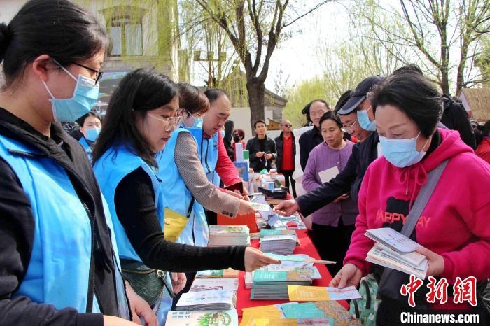 資料圖:山東省文旅廳組織文旅企業(yè)舉行文旅服務(wù)群眾相關(guān)活動?!≮w曉 攝