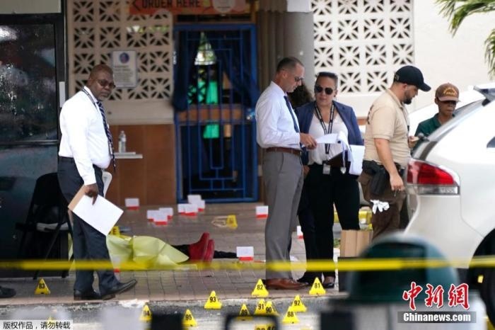 當地時間5月30日凌晨，位于美國佛羅里達州東南部的邁阿密戴德縣發(fā)生大規(guī)模槍擊事件，造成2人死亡、20多人受傷。圖為槍擊案現場。