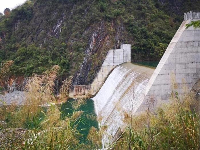 2021年12月7日，督察組現(xiàn)場督察發(fā)現(xiàn)，未取得相關(guān)手續(xù)的上立亭電站主體工程已完成建設(shè)
