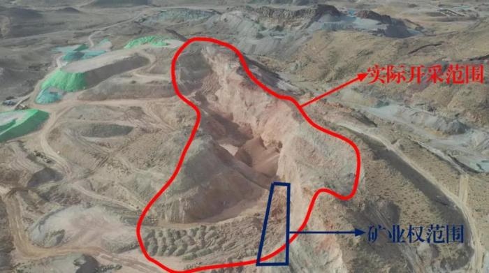 2021年12月11日，督察組使用無人機拍攝，銅鐵溝礦礦業(yè)權(quán)面積僅6.9畝，越界開采達182畝，超出26.4倍；實際開采深度達35米，遠超采礦許可證允許開采深度要求
