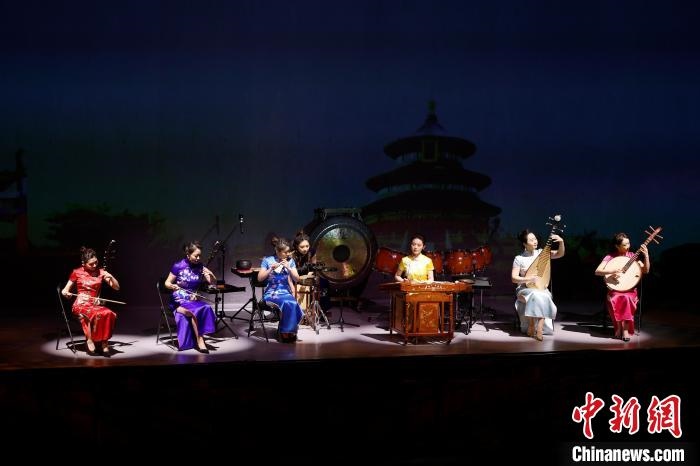 6日，“相約北京”奧林匹克文化節(jié)暨第22屆“相約北京”國際藝術(shù)節(jié)在京開幕。　<a target='_blank' href='/'>中新社</a>記者 富田 攝