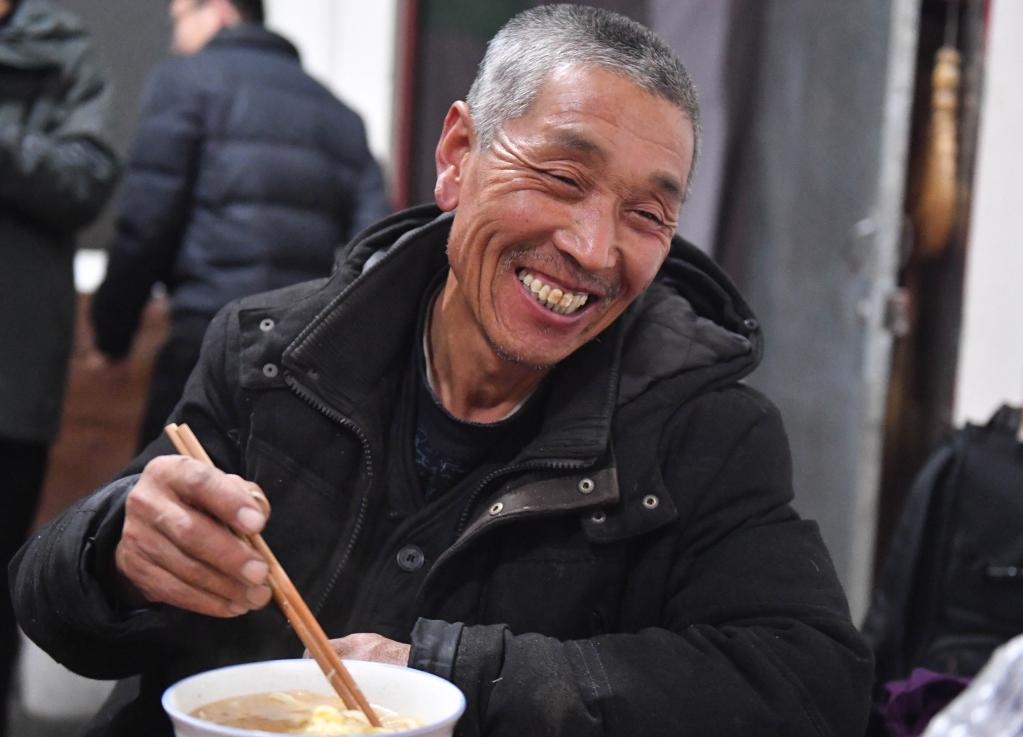 1月26日，山西省汾西縣段村村民蔡文明談起見到總書記的心情，激動又開心。新華社記者 柴婷 攝