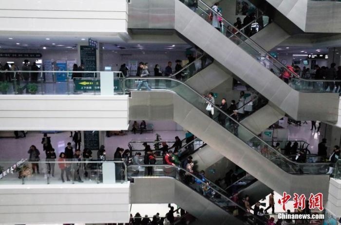 資料圖：某醫(yī)院門診樓。 <a target='_blank' href='/'>中新社</a>記者 殷立勤 攝
