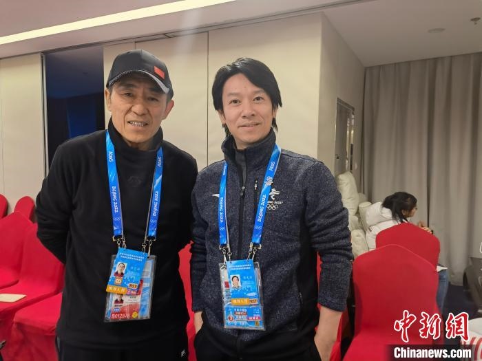 張文海與張藝謀的合影?！埼暮?供圖