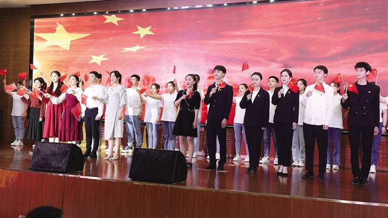 《“春天的約定——牢記囑托 感恩奮進(jìn)”之“總書記，我們向您匯報(bào)”》內(nèi)蒙古大學(xué)： 奮力書寫興學(xué)強(qiáng)區(qū)新答卷