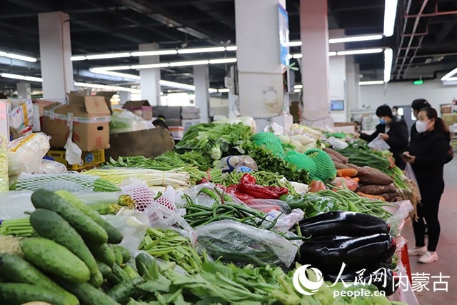 本輪疫情初期的美通農(nóng)產(chǎn)品批發(fā)市場。玉泉區(qū)融媒體中心供圖