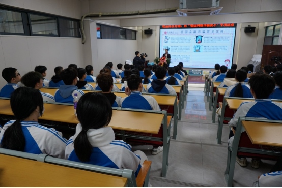 中信銀行全力守護(hù)春節(jié)“錢袋子”  用心保障金融消費(fèi)者合法權(quán)益572.png