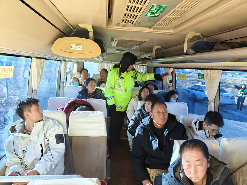 2026212交警1.jpg