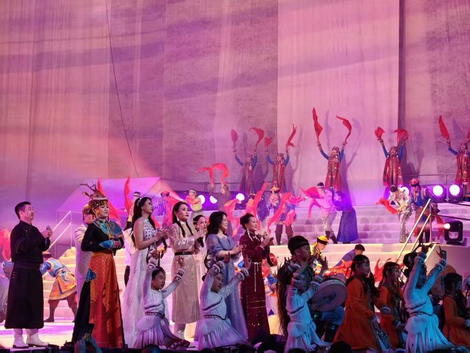 1777430175877418.jpg 演出3.jpg