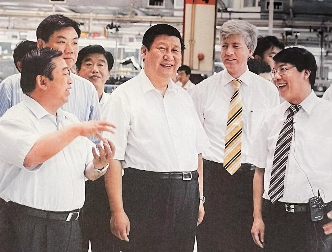 2007年7月，習(xí)近平調(diào)研上海大眾汽車有限公司。