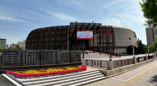 鑒往知來，跟著總書記學(xué)歷史丨走進(jìn)一座博物館，尋根五千年中華文明