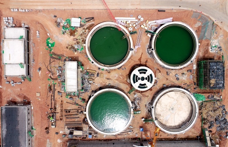 污水處理廠及水資源再生利用項目沉淀池。受訪者供圖