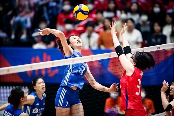 王媛媛扣球。圖片來源：國際排聯