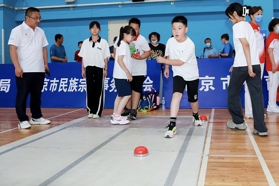 冰蹴球比賽場景。賽事主辦方供圖