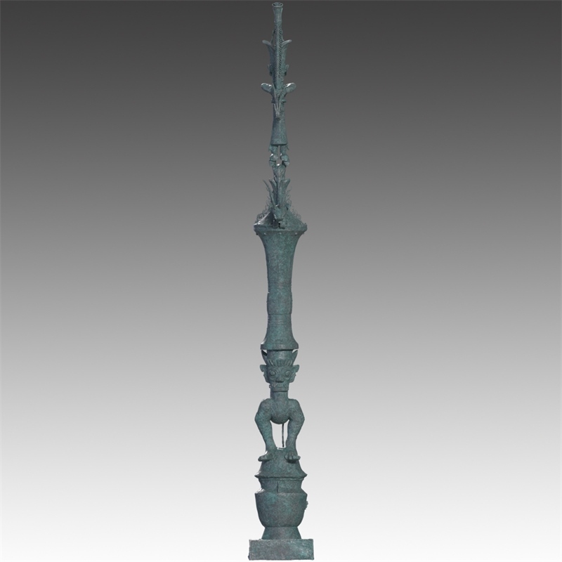 銅罍座倒立鳥足頂尊神像。四川省文物考古研究院供圖