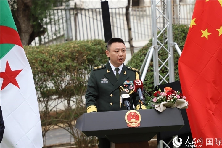 圖為胡璽鈞武官致辭。人民網(wǎng)記者 王傳寶攝