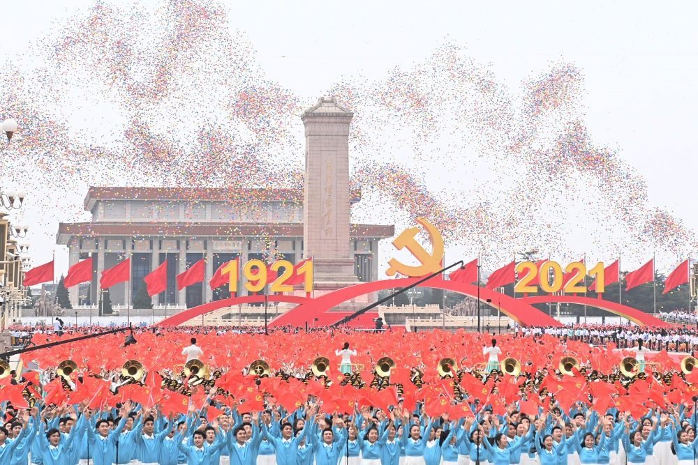 2021年7月1日上午，慶祝中國共產(chǎn)黨成立100周年大會在北京天安門廣場隆重舉行。這是慶祝大會現(xiàn)場放飛氣球。新華社記者 李尕 攝