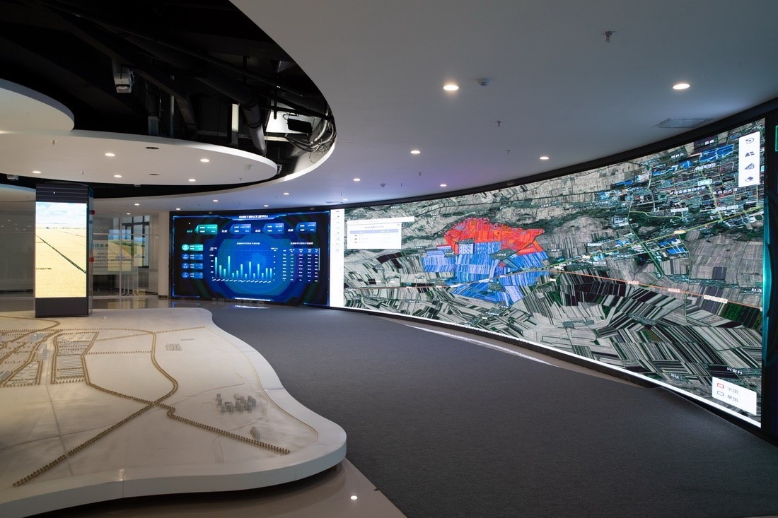 黑龍江省慶安縣數(shù)字農(nóng)業(yè)指揮中心平臺(tái)上展示的黑土地情況（4月26日攝）。新華社記者 張濤 攝