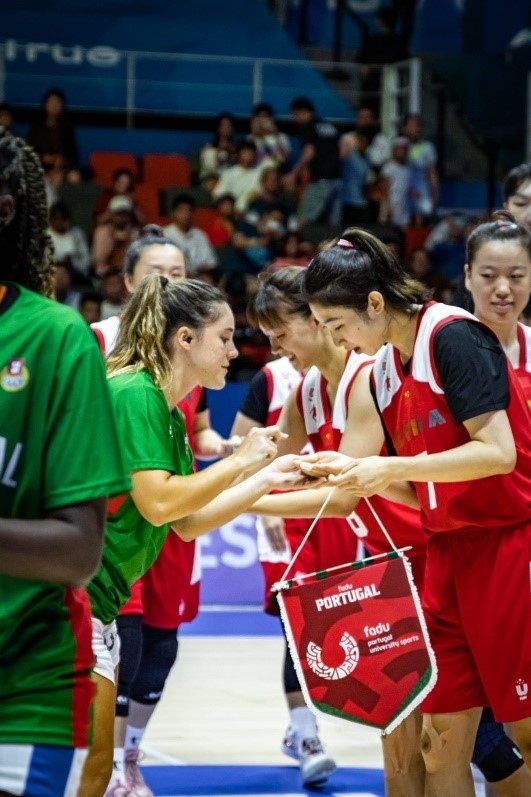 28日，成都大運(yùn)會(huì)女籃項(xiàng)目葡萄牙隊(duì)對戰(zhàn)中國隊(duì)。 受訪者供圖