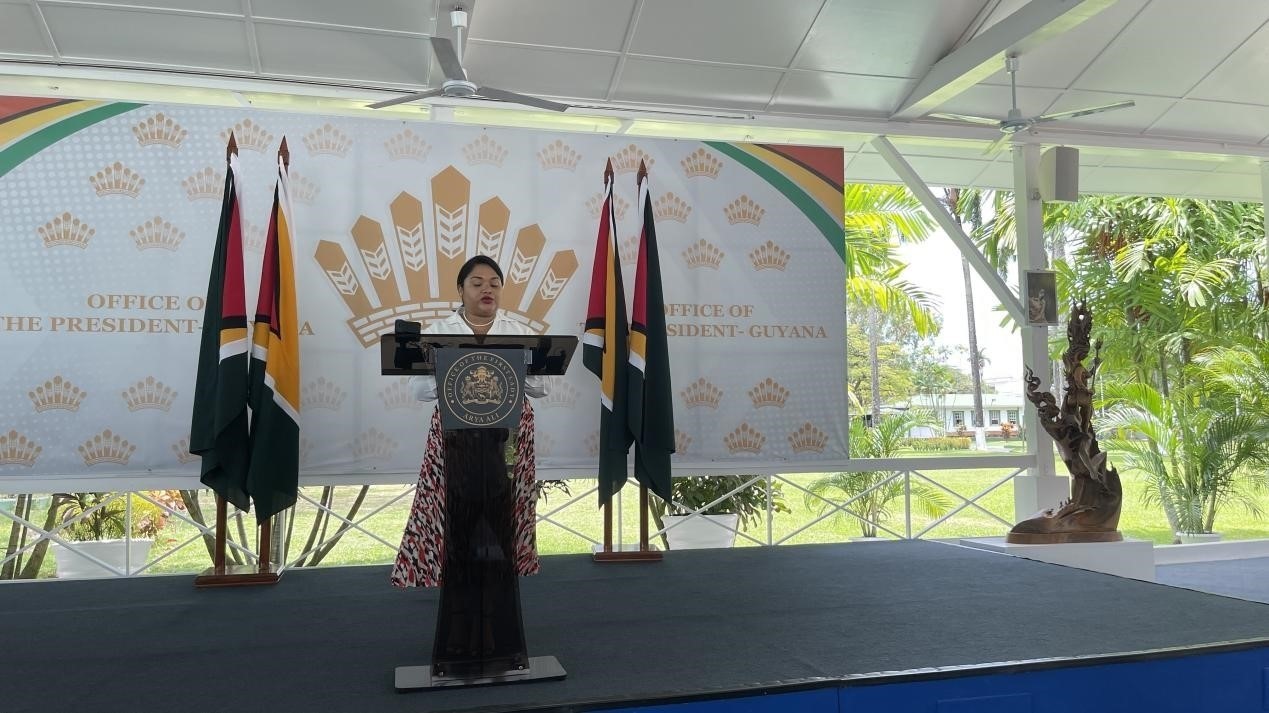 圭亞那第一夫人阿爾雅·阿里發(fā)表致辭。第18期援圭亞那醫(yī)療隊供圖
