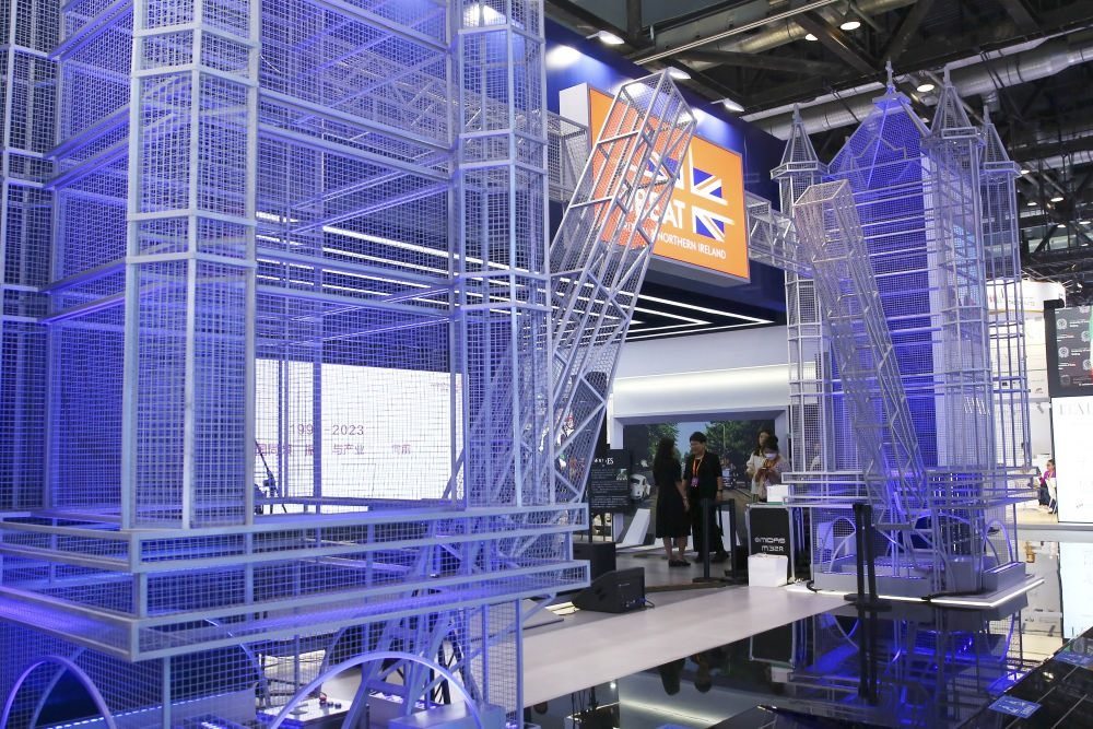 這是9月3日在國(guó)家會(huì)議中心綜合展區(qū)拍攝的英國(guó)展館。新華社記者 孫瑋彤 攝