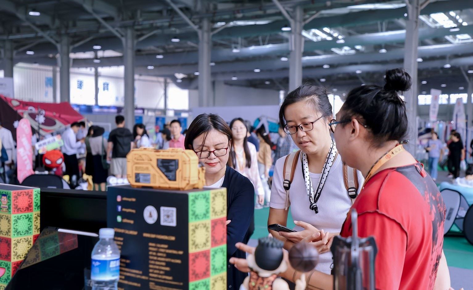 體育服務(wù)專題展區(qū)現(xiàn)場(chǎng)。人民網(wǎng) 歐陽(yáng)易佳攝