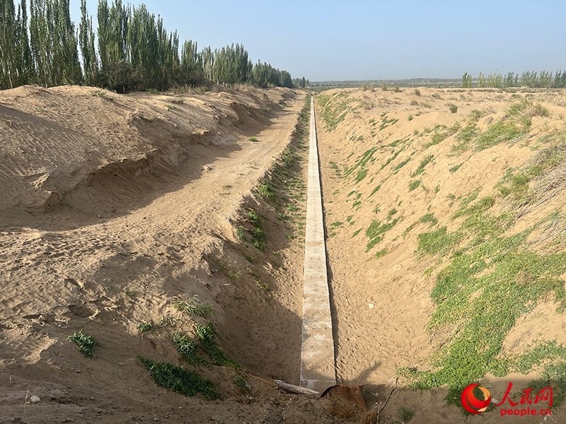 斗渠改造后，大大提高了輸水效率。人民網(wǎng)記者 常雪梅攝