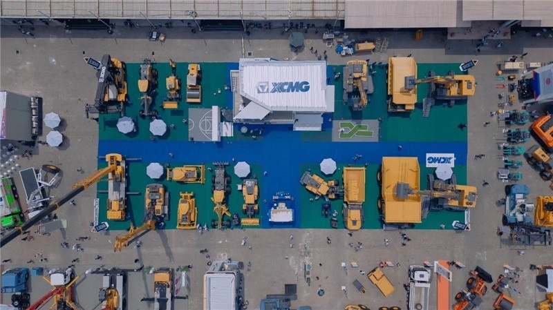 徐工集團3000㎡的展區(qū)。 石偉攝影