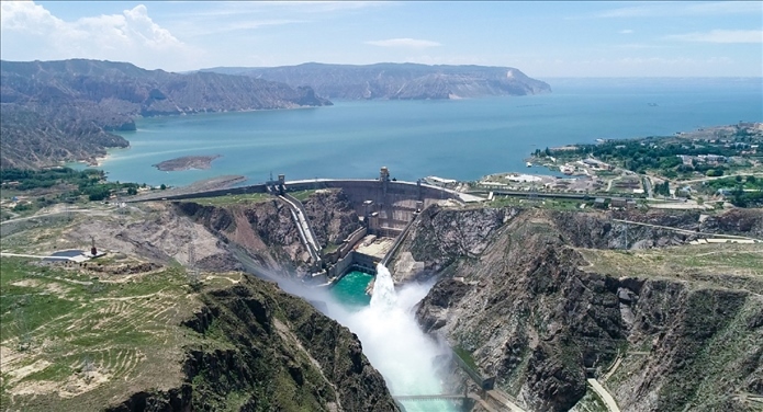 龍羊峽水電站開閘放水。國家電投黃河公司供圖