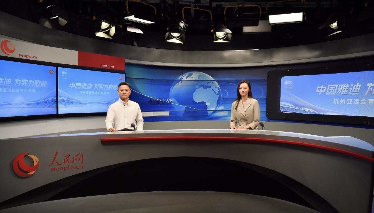 雅迪科技集團全球營銷與服務(wù)總裁王家中接受人民網(wǎng)記者采訪。人民網(wǎng)記者 于凱攝