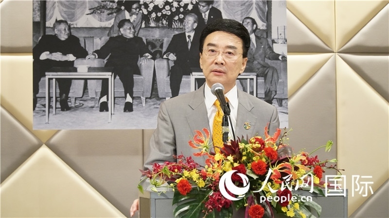 在日中國企業(yè)協(xié)會會長王家馴致祝酒詞。人民網(wǎng) 蔣曉辰攝