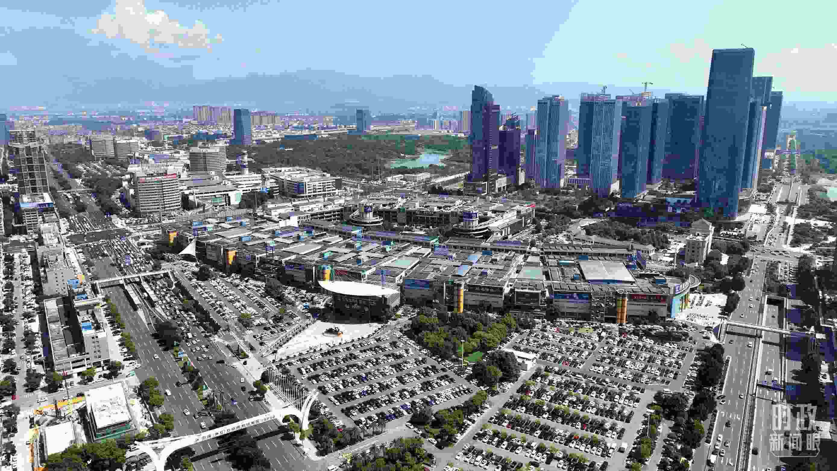 △義烏國際商貿(mào)城航拍。（總臺央視記者羅瀟拍攝）