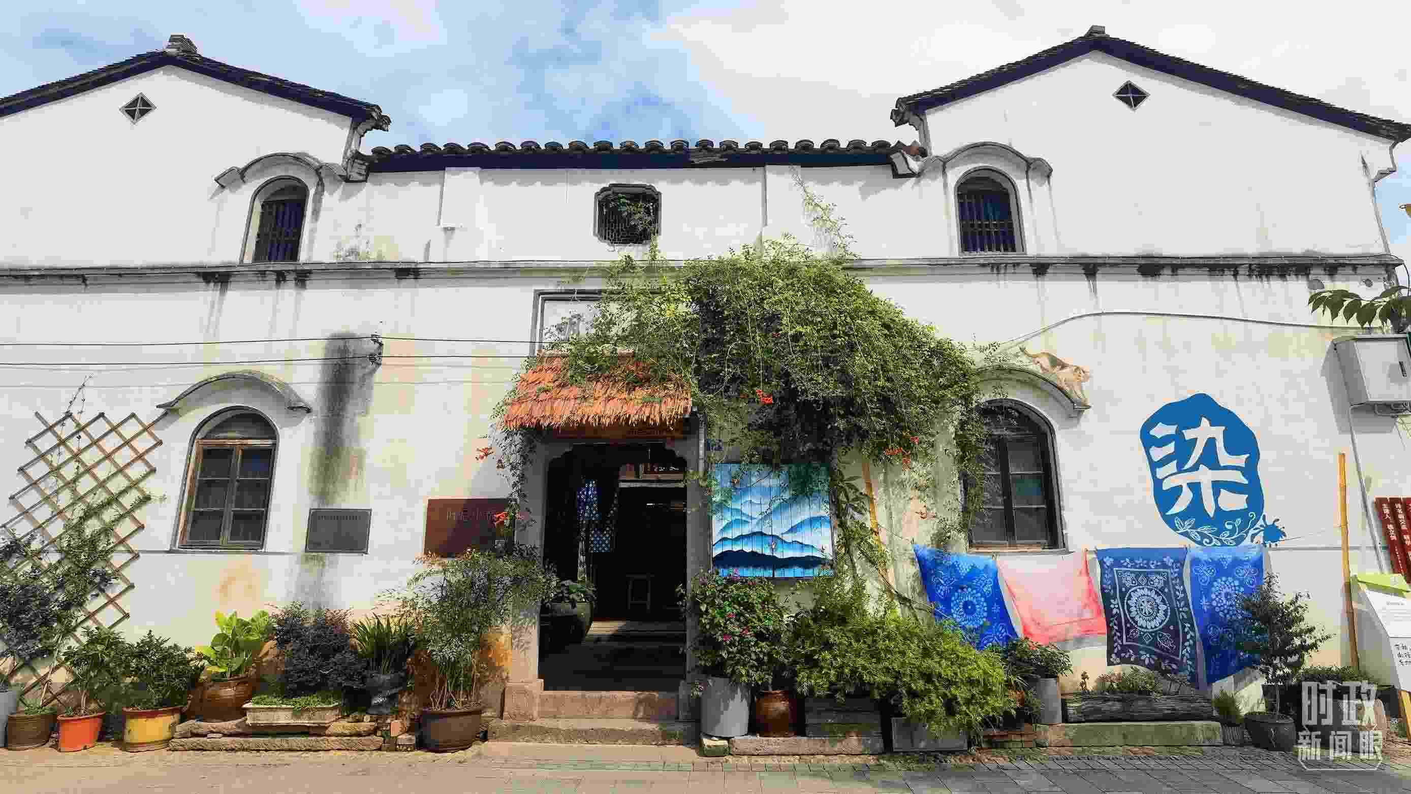 △李祖村的藝術(shù)染坊。（總臺央視記者周志國拍攝）