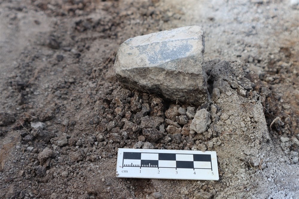 石葉石核出土場景。國家文物局供圖