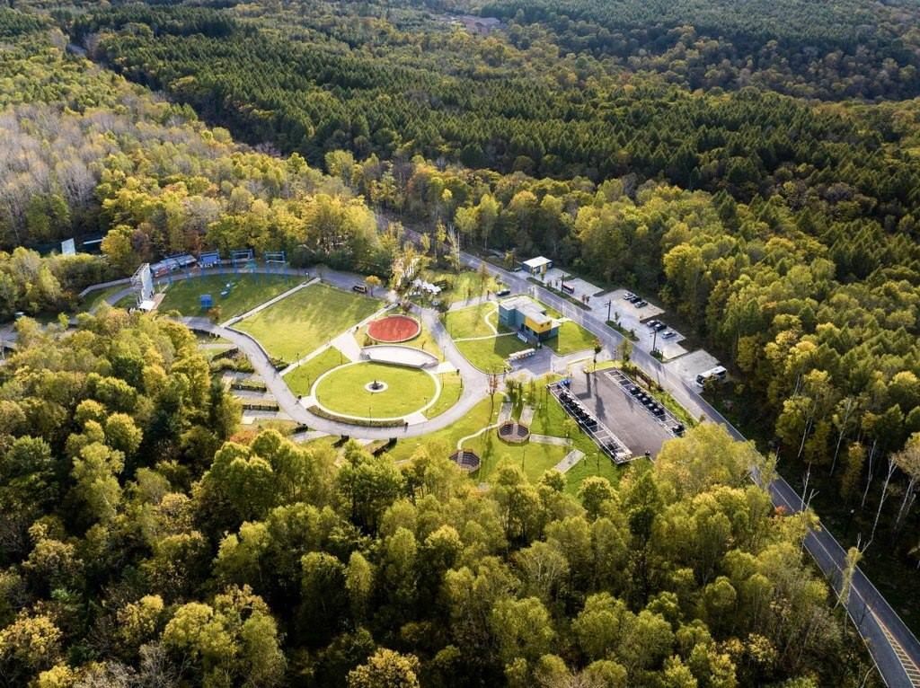 長白山華美勝地已實現(xiàn)“綠電”直供。嚴磊攝