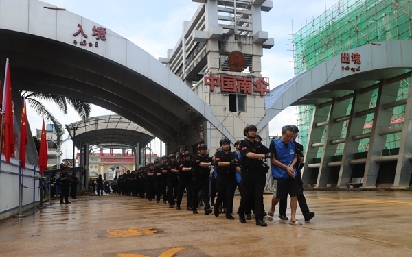 移交現(xiàn)場(chǎng)。公安部供圖