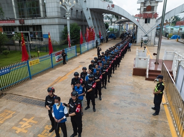 移交現(xiàn)場(chǎng)。公安部供圖