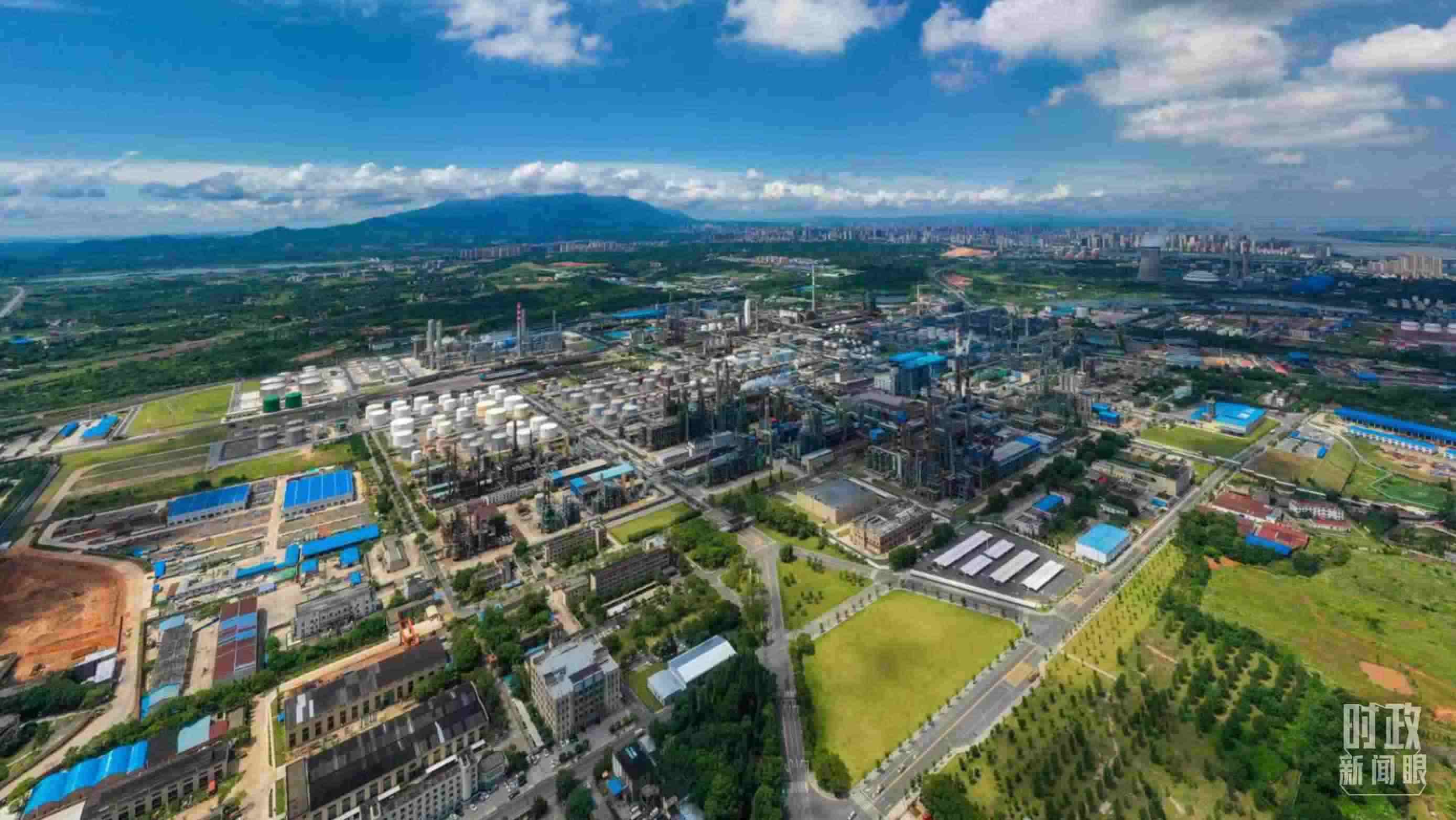 △中國(guó)石化九江分公司。（總臺(tái)記者劉陽(yáng)拍攝）