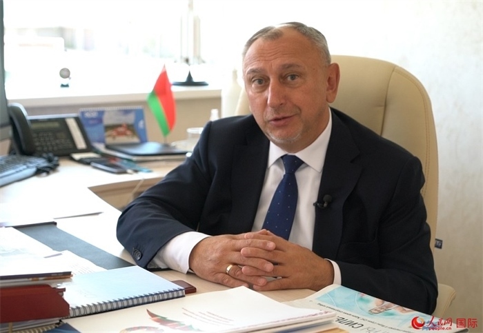 中白工業(yè)園管委會主任亞歷山大·亞羅申科接受人民網(wǎng)記者采訪。人民網(wǎng) 皇甫萬里攝