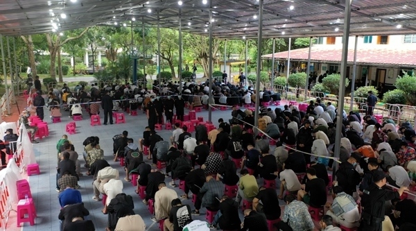 2349名電信網(wǎng)絡詐騙犯罪嫌疑人一次性移交我方。公安部供圖