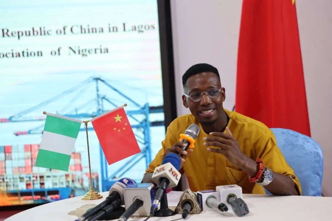 尼日利亞孔子學院留華同學會會長吳文仲分享經(jīng)驗。駐拉各館總領館供圖