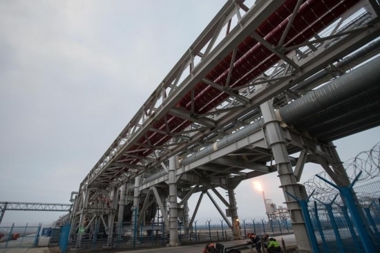 這是2018年8月8日在俄羅斯薩別塔拍攝的中俄亞馬爾項(xiàng)目輸氣管道。（新華社記者吳壯攝）