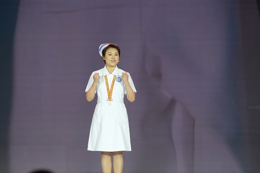 第49屆南丁格爾獎獲得者、四川大學(xué)華西醫(yī)院護理部主任蔣艷