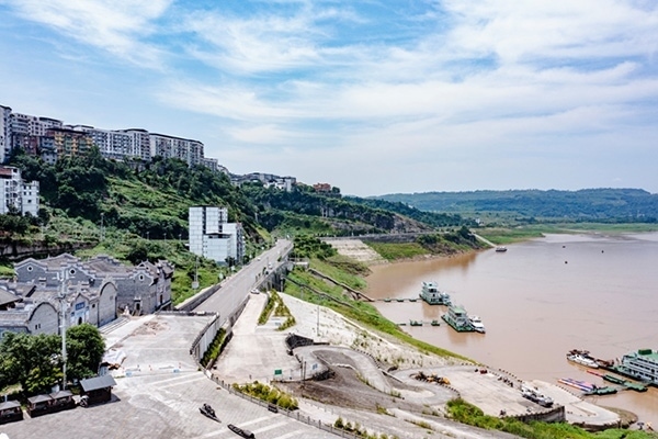 建成后的西沱鎮(zhèn)岸線環(huán)境綜合整治工程局部。受訪者供圖