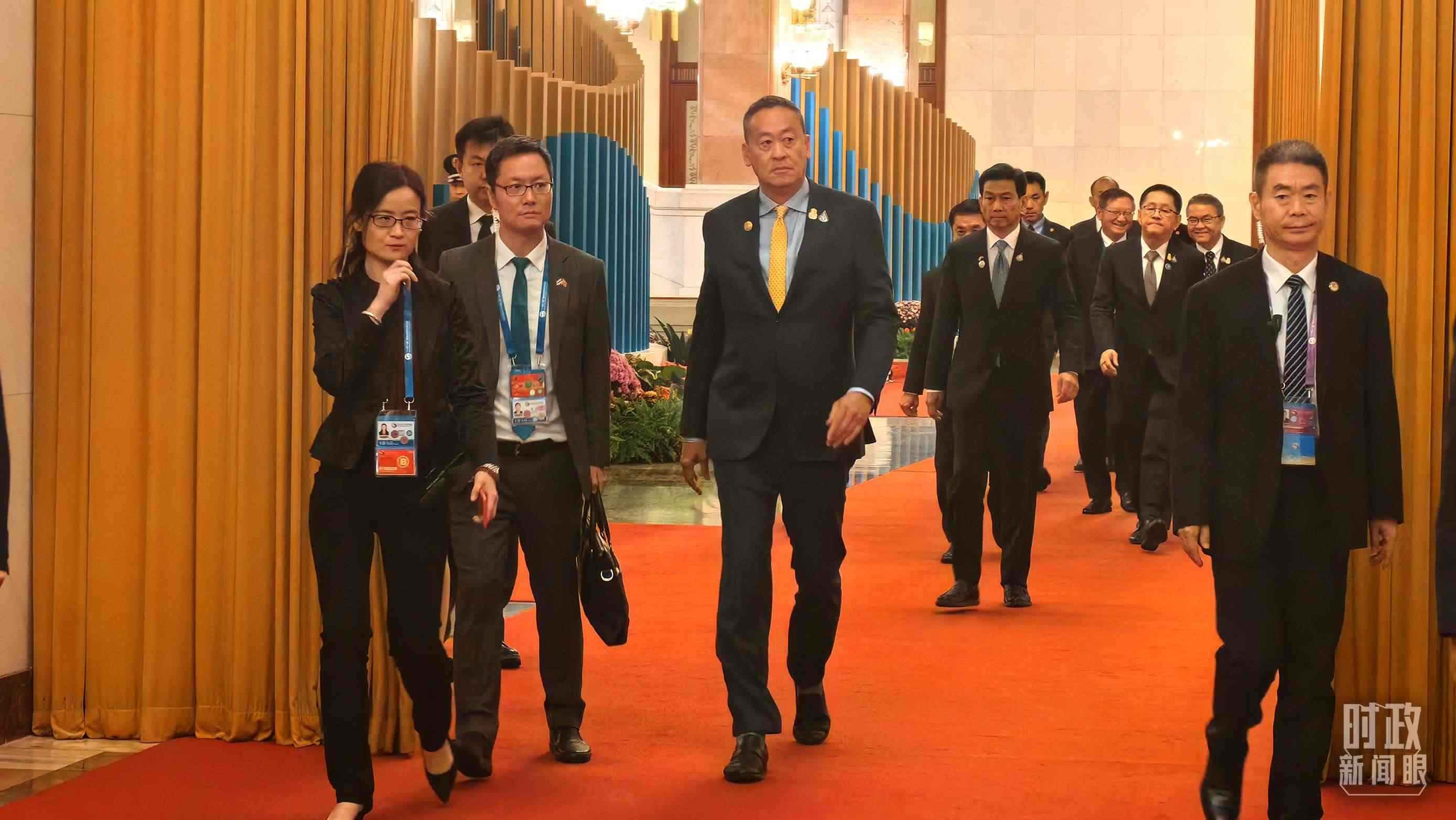 △即將參加會見的泰國總理賽塔。（總臺央廣記者潘毅拍攝）