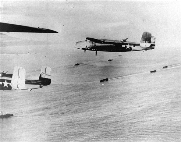 1942年4月18日，美國(guó)航空母艦甲板上B－25解放式轟炸機(jī)起飛轟炸東京工業(yè)區(qū)域，此為日本首次受盟軍之進(jìn)攻。