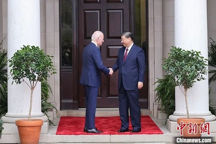 當(dāng)?shù)貢r間11月15日，中國國家主席習(xí)近平在美國舊金山斐洛里莊園同美國總統(tǒng)拜登舉行中美元首會晤。中新社記者 盛佳鵬 攝