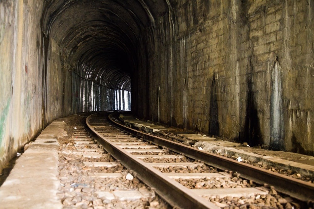 這是2013年3月22日拍攝的河口境內(nèi)的米軌鐵路。