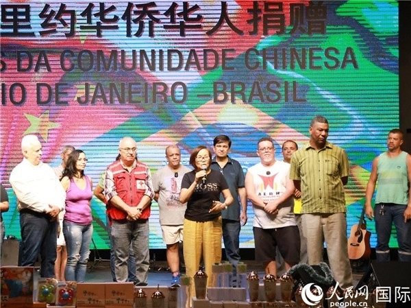 捐贈(zèng)活動(dòng)中方發(fā)起人之一的孫特英女士在捐贈(zèng)活動(dòng)中致辭。人民網(wǎng)記者 陳海琪攝